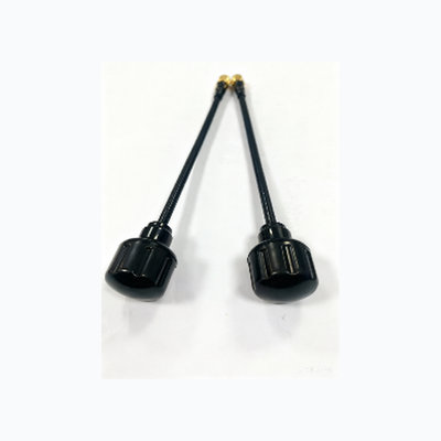 YC-A-COM-0047 | 4.9–8.0 GHz 竖纹罩体带线通信天线实物图