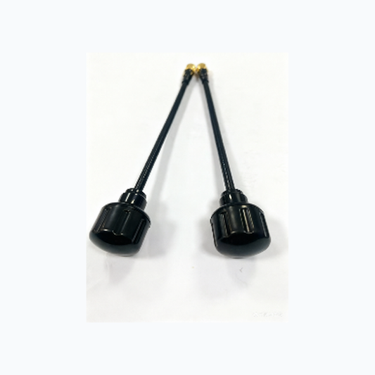 YC-A-COM-0047 | 4.9–8.0 GHz 竖纹罩体带线通信天线实物图